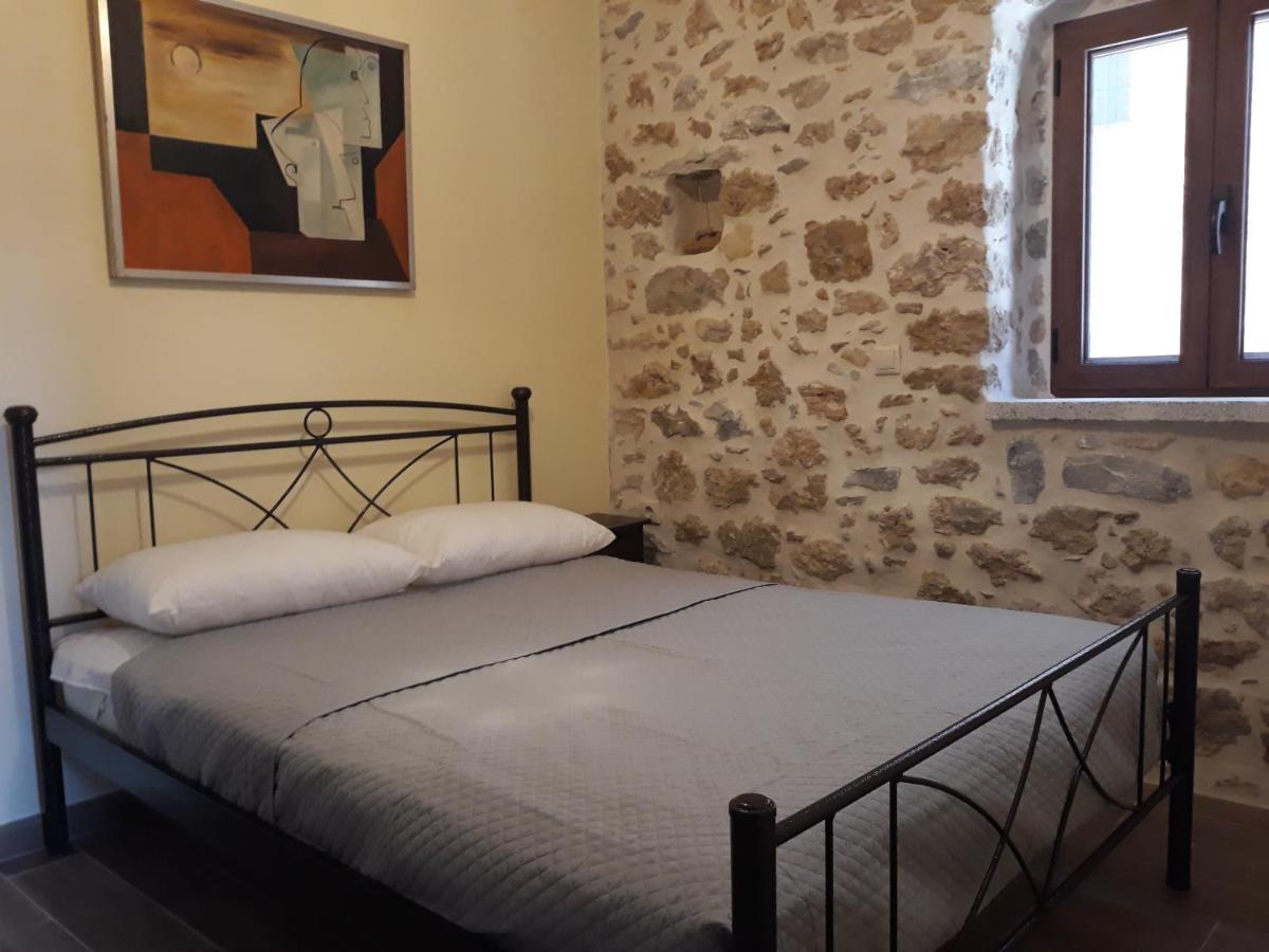 Aspasia House Oítilon Buitenkant foto